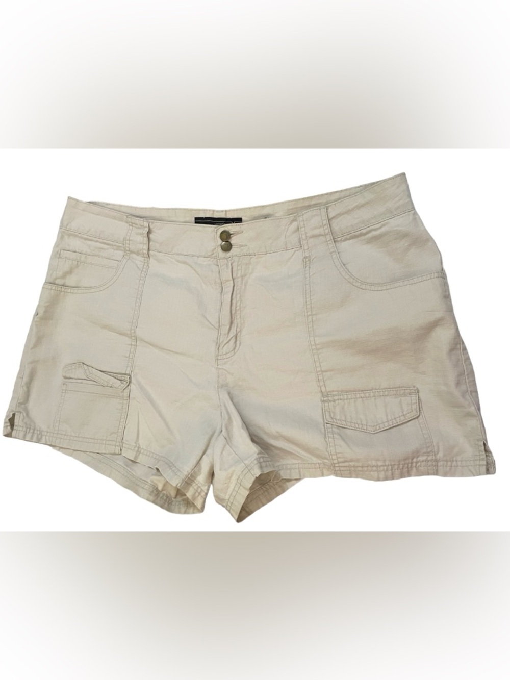 Vintage Women’s Venezia Tan Cargo Shorts Size 22